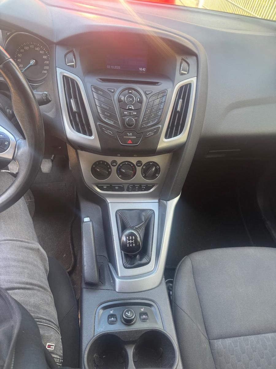 Ford Focus 2013 — photo 10