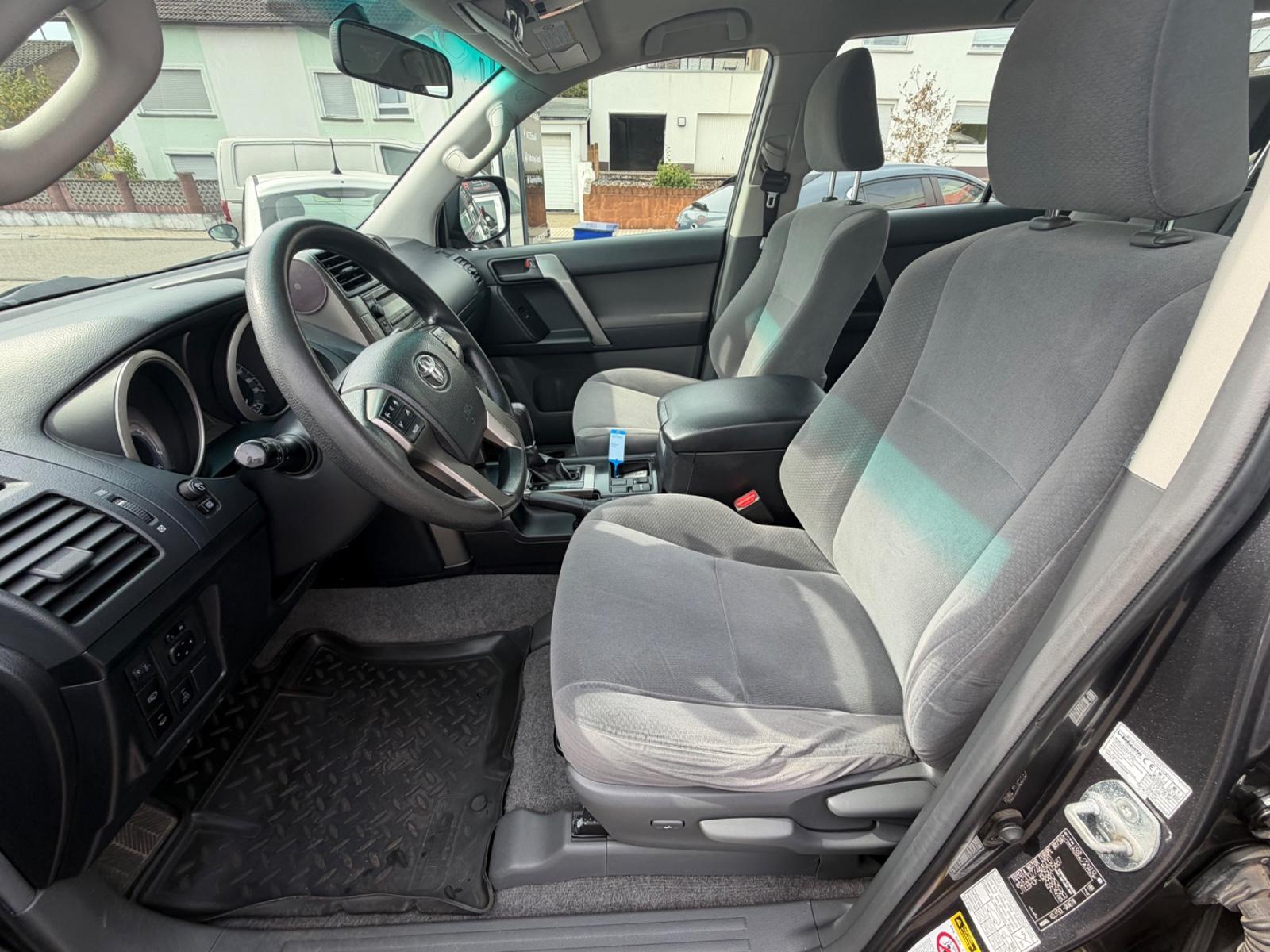 TOYOTA LAND CRUISER 173CH - 4X4 - BVA - PACK SPORT - CARNET D'ENTRETIEN DISPONIBLE