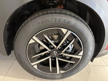 Fotografie des Nissan Juke 1.6 Hybrid 4AMT N-Connecta (2019)