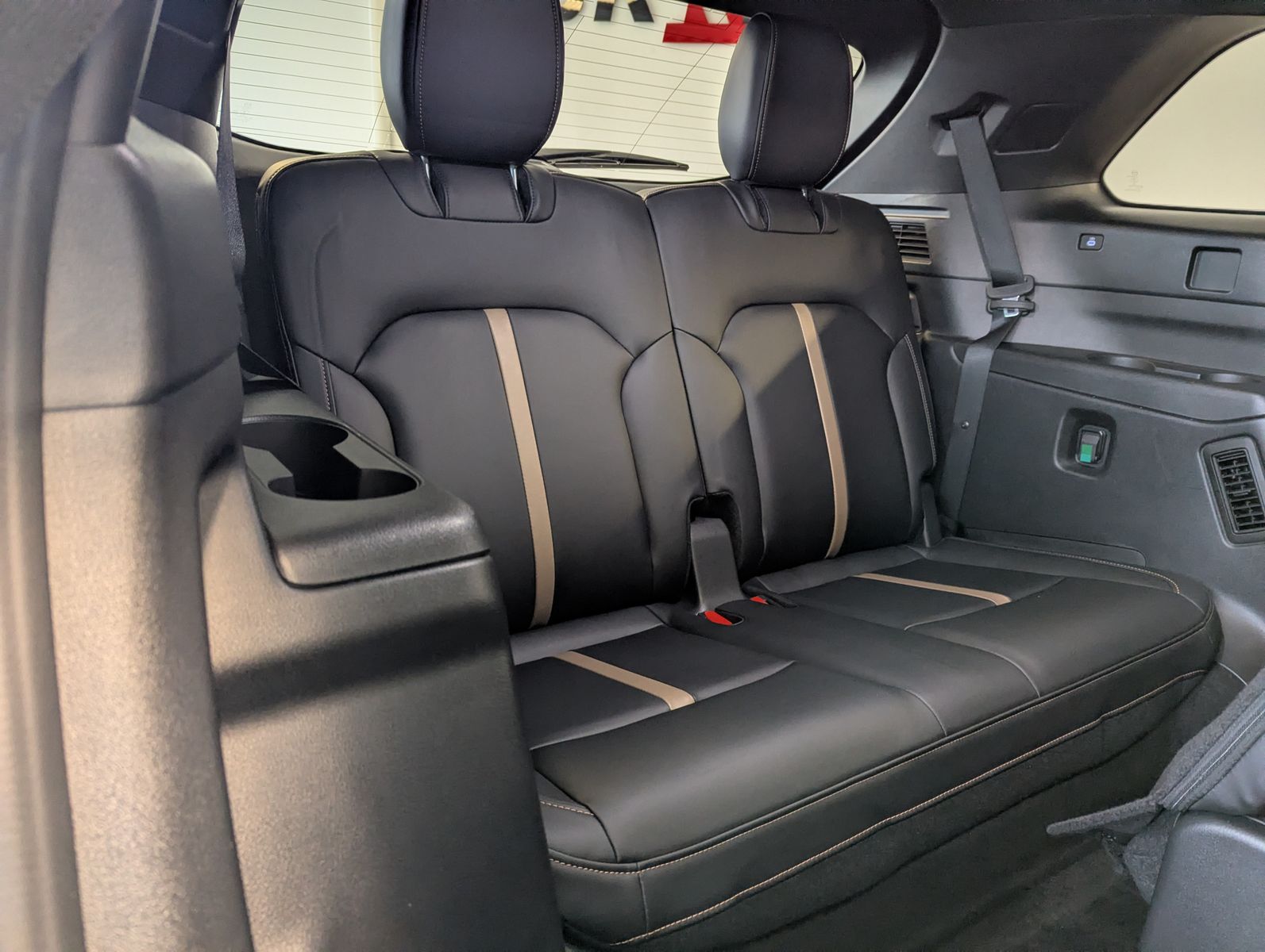 MAZDA CX-80 3.3L E-SKYACTIV D 254 HOMURA+ 7-Sitze Pano - Image 18