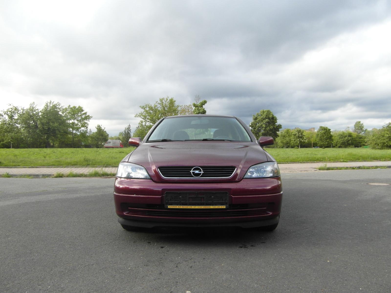 Opel Astra 1.6 Njoy