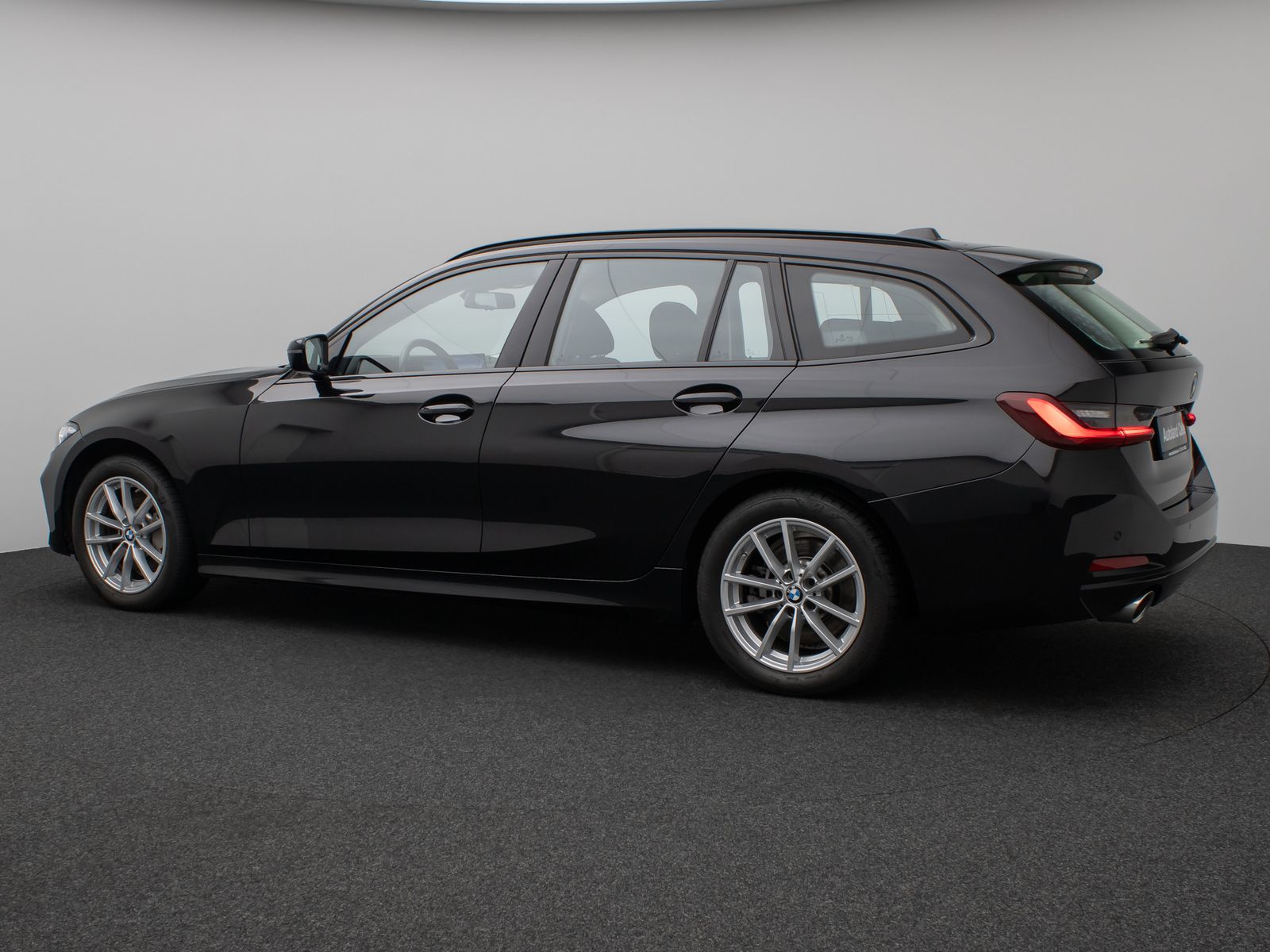 Fahrzeugabbildung BMW 330i xD DAB HUD CockPitPro PDCFernlichtassist