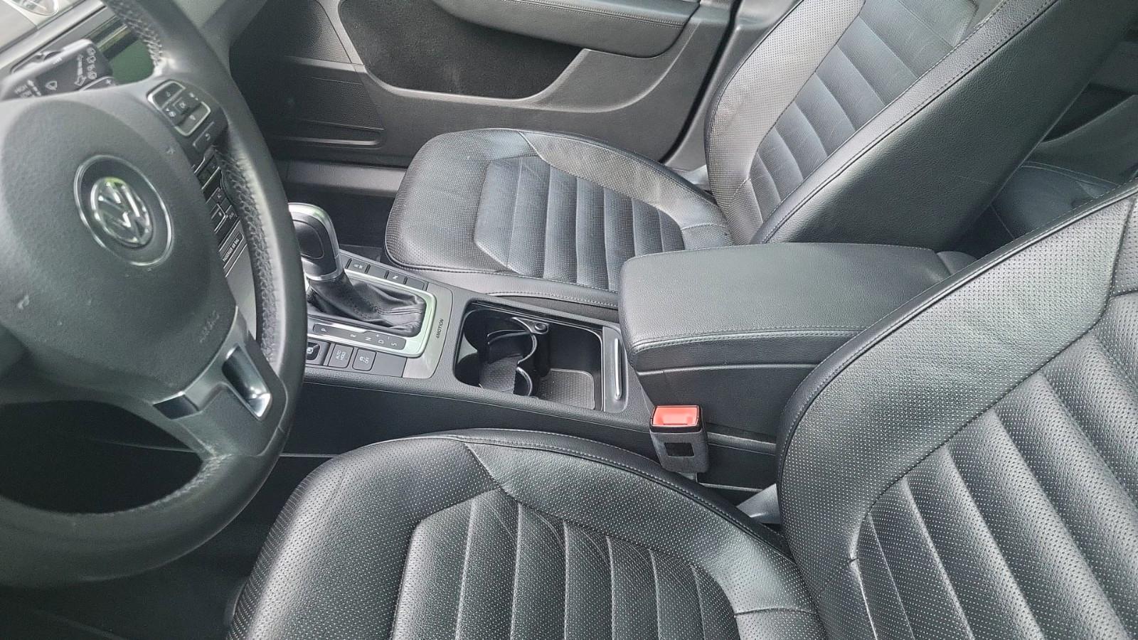 Volkswagen Passat 2011 — photo 5