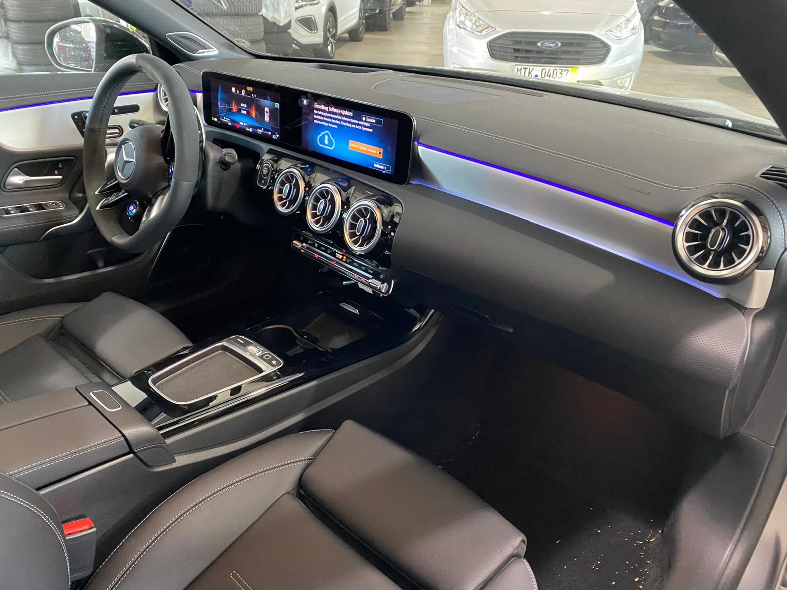 Fahrzeugabbildung Mercedes-Benz CLA 45 AMG Shooting Brake S 4Matic/Pano/HUD/BUR/