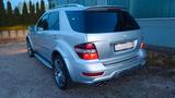 Mercedes-Benz ML 63 AMG 4MATIC AMG - silberne Mercedes-Benz ML-Klasse