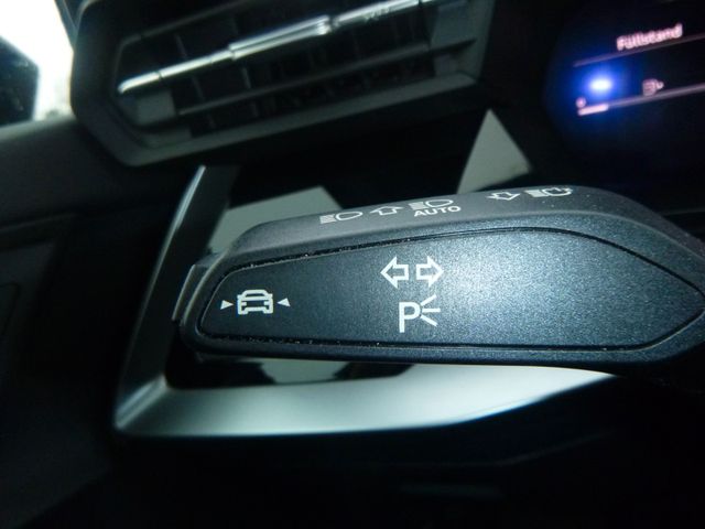 Fahrzeugabbildung Audi A3 Limo 30 TDI >AUT/NAVI/Sitzheiz/PDC<