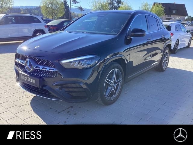 MERCEDES-BENZ GLA 200 AMG Pano LED Navi Keyless Kamera Spur