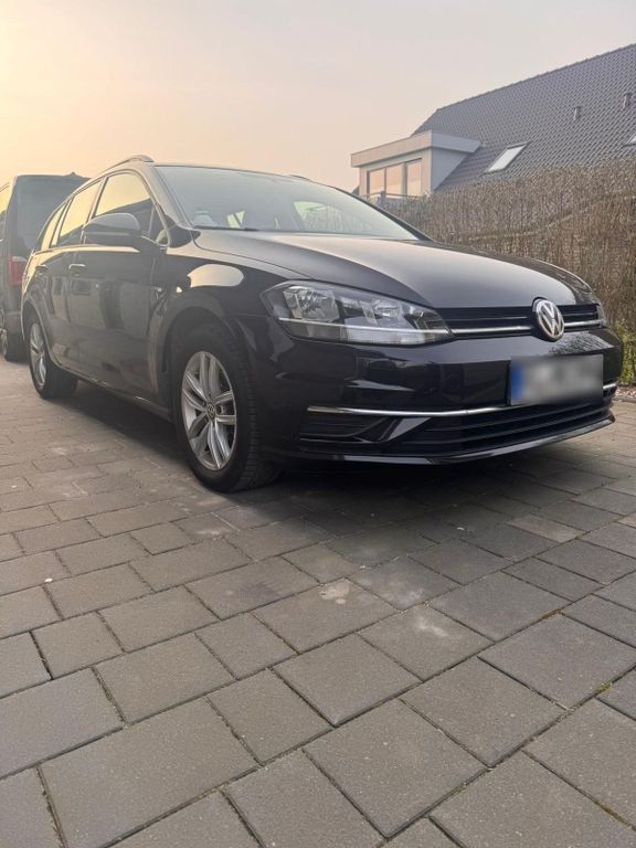 Image of Volkswagen Golf