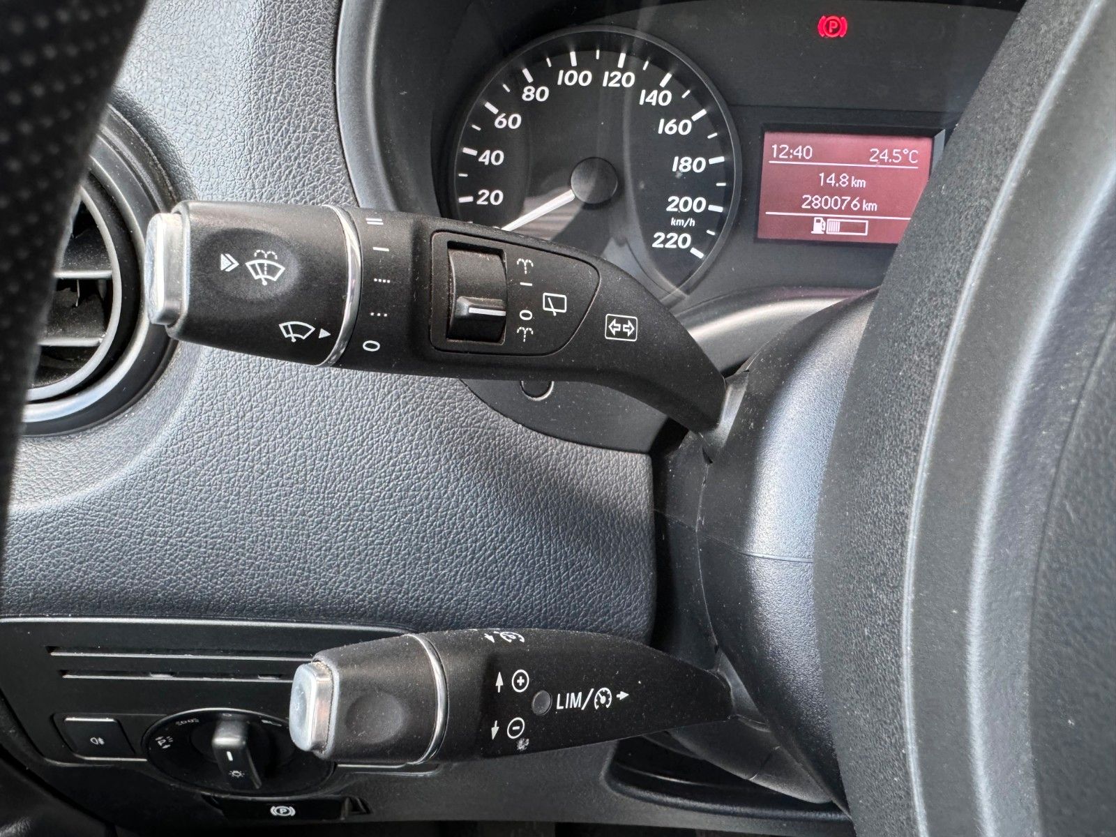 Fahrzeugabbildung Mercedes-Benz Vito 111 CDI Tourer Begleitfahrzeug BF3+ / WVZ