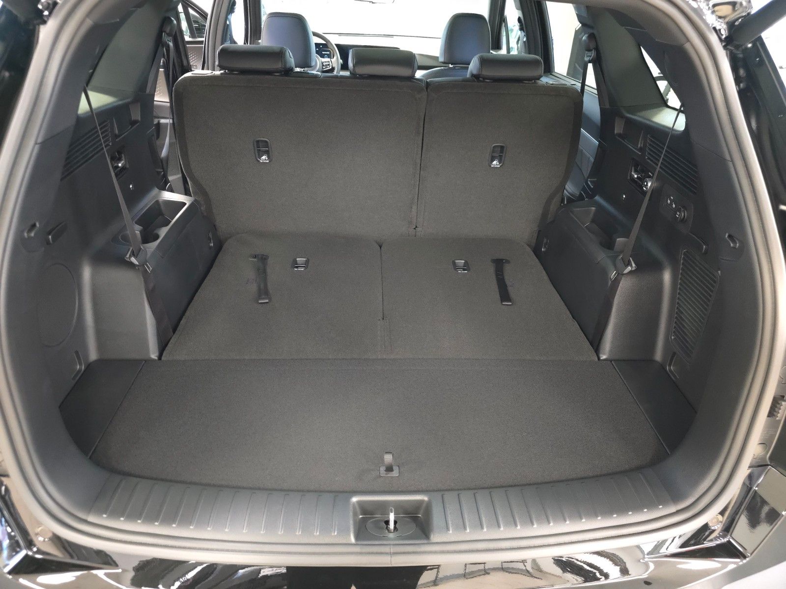 Fahrzeugabbildung Kia Sorento PE 1.6T HEV AWD PLA 7S NAP RR GD