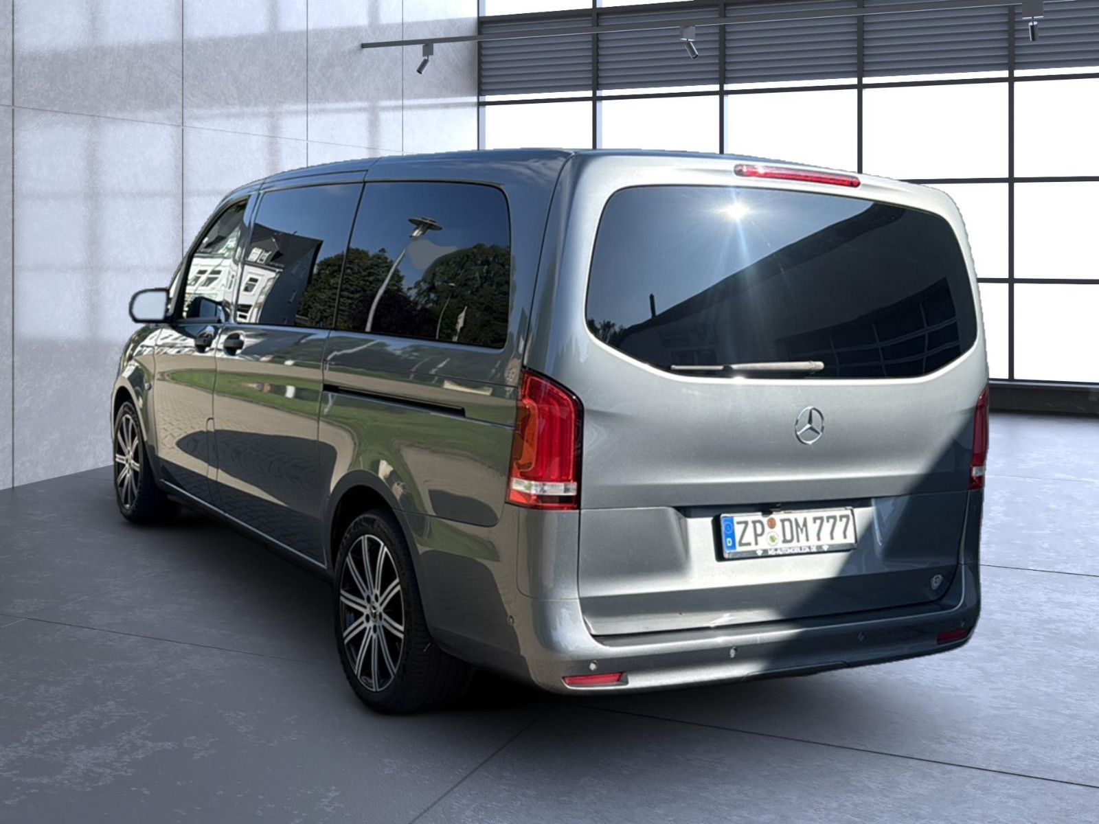 Fahrzeugabbildung Mercedes-Benz Vito Tourer  CDI 4x4 lang Select