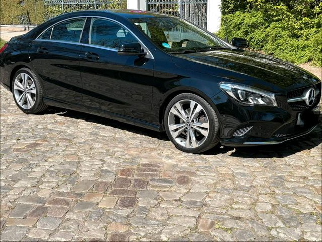 MERCEDES-BENZ Mercedes CLA 180 urban Automatik Scheckhef...