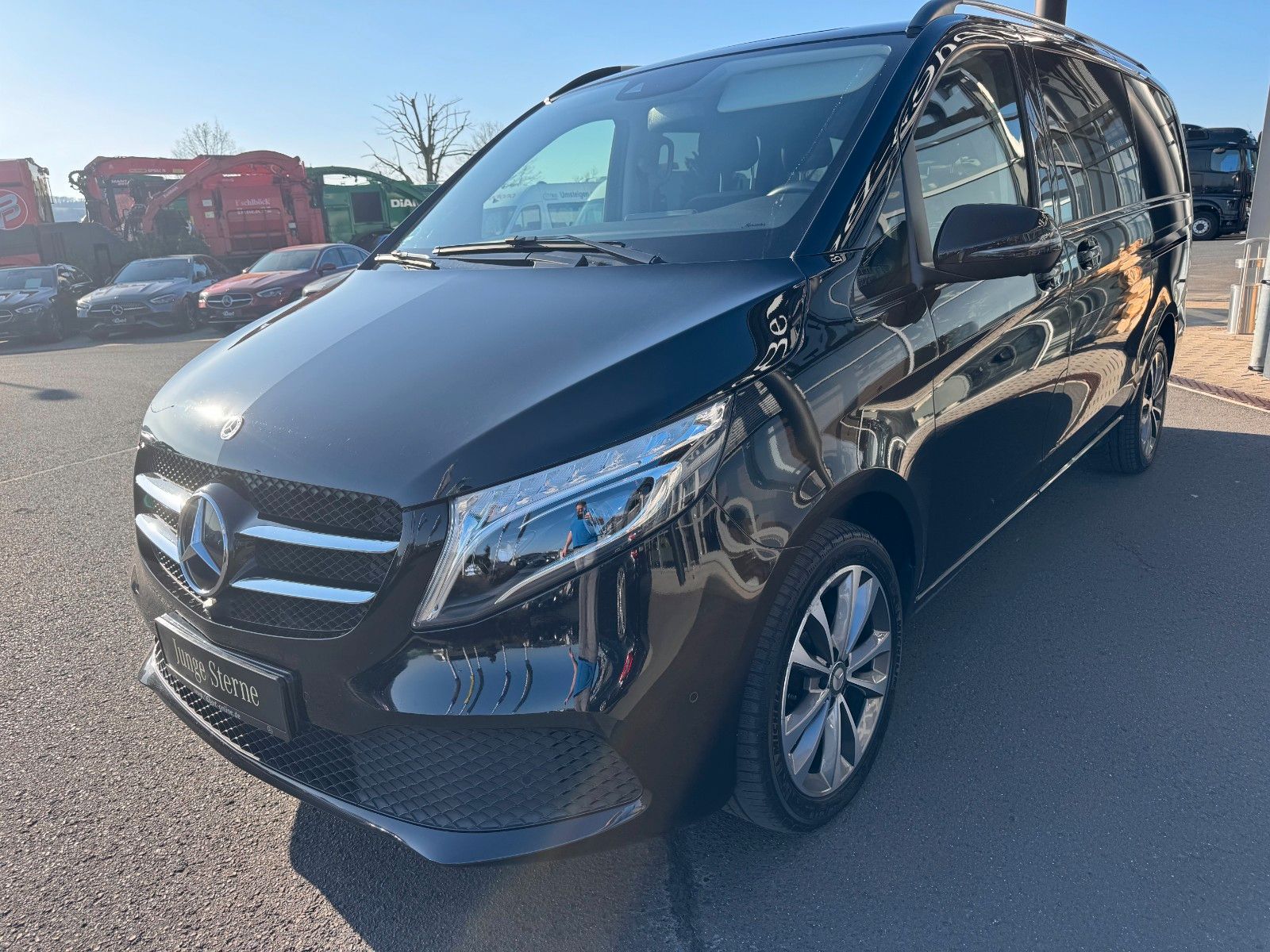 Fahrzeugabbildung Mercedes-Benz V 300 d AVA DISTRONIC AHK2,5to 360Kamera