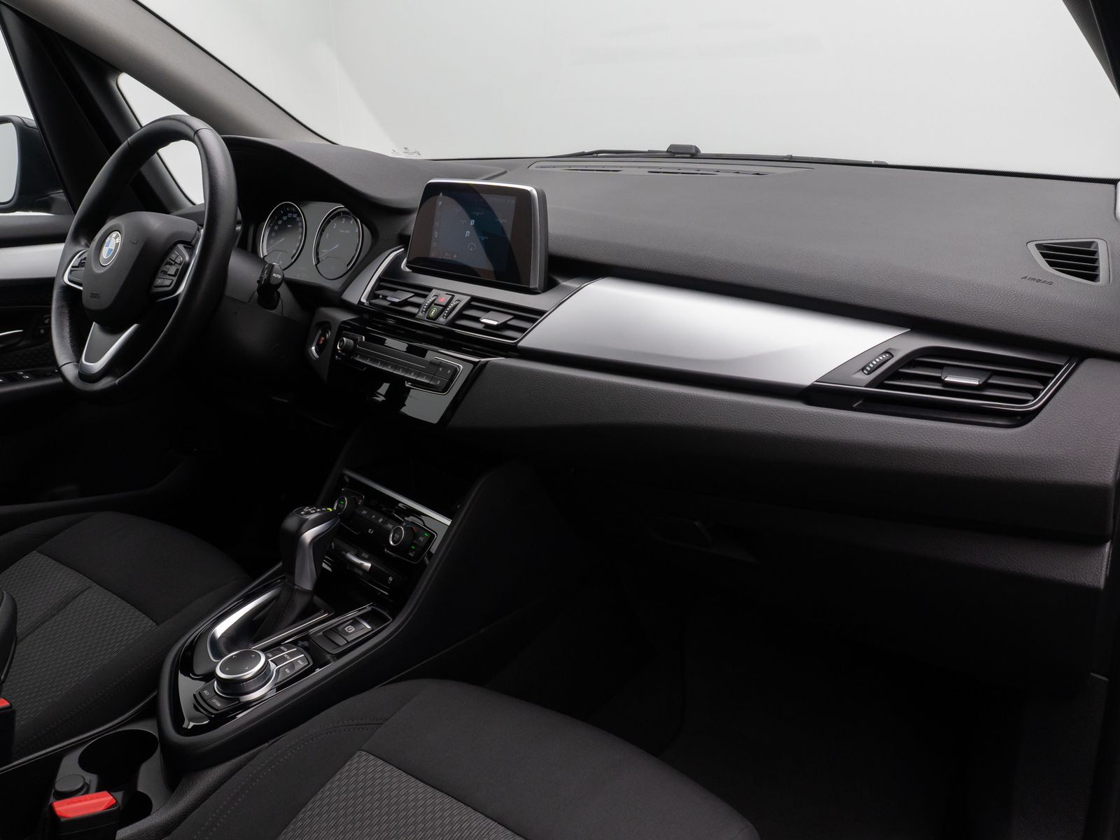 Fahrzeugabbildung BMW 225xe iPerf  Active Tourer ParkAss Navi WLAN PDC
