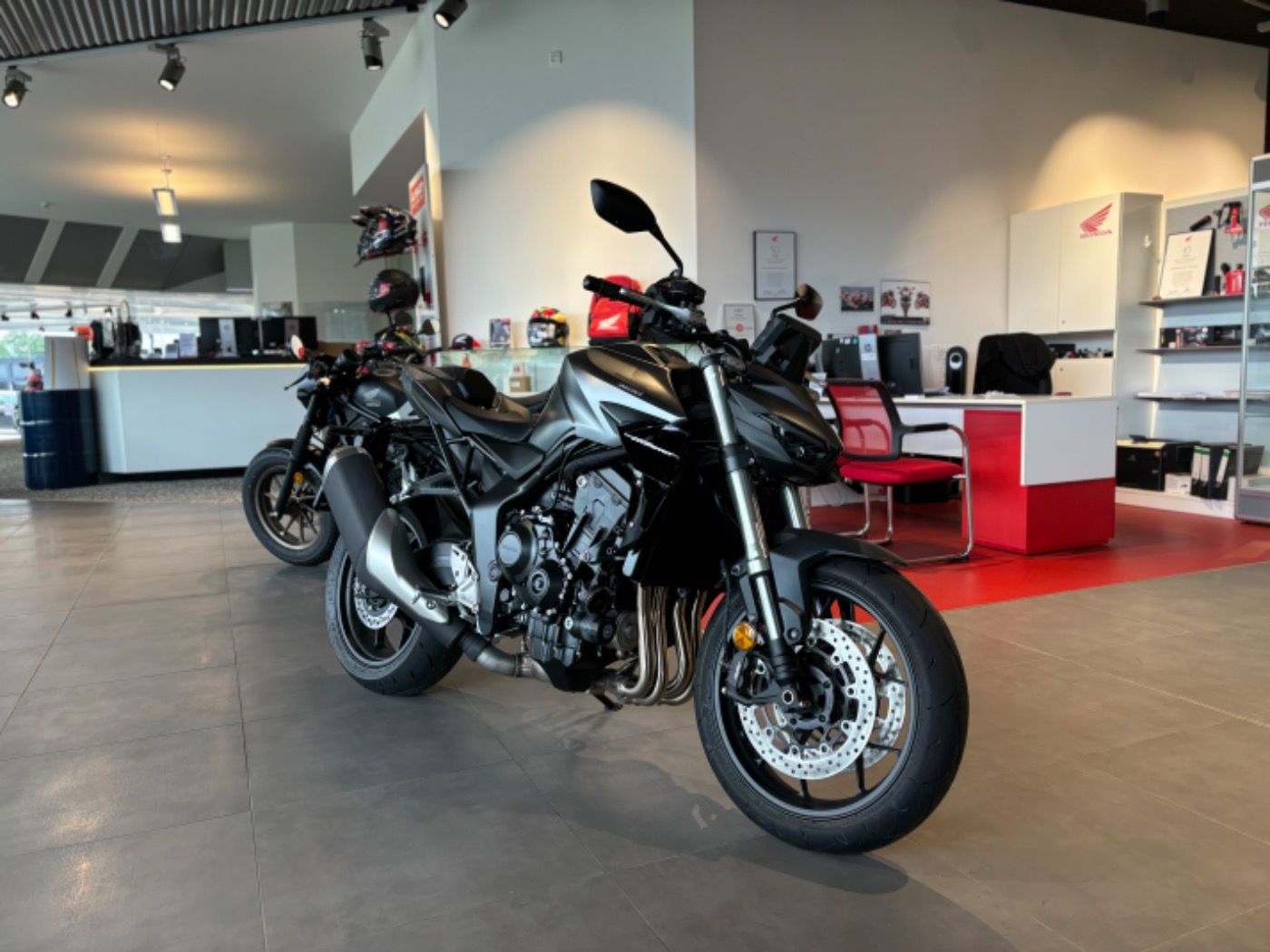 Fahrzeugabbildung Honda CB 1000 Hornet 2025 Soziusabdeckung mehr Farben