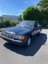 Mercedes-Benz Mercedes 200D in blau - Mercedes-Benz Diesel Gebrauchtwagen aus dem Jahr 1987
