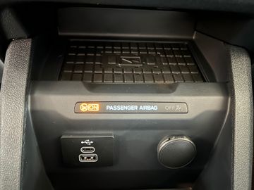 Ford Tourneo Courier Titanium AHK