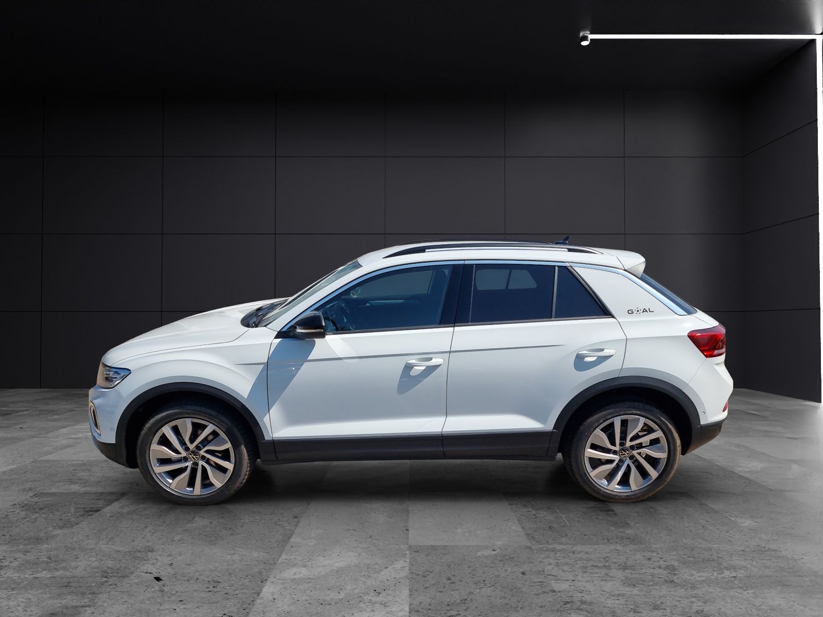 Fahrzeugabbildung Volkswagen T-Roc TSI Goal DSG LED+ ACC 18" AHK SHZ RearView