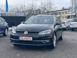 Volkswagen Golf VII Variant Comfortline BMT/Start-Stopp - Volkswagen Golf: Schwarz, Kombi