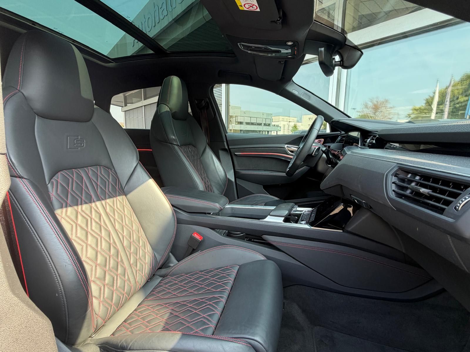 Fahrzeugabbildung Audi SQ8 e-tron QATT SPORTBACK BLACK EDIT NAPPA+PANO+
