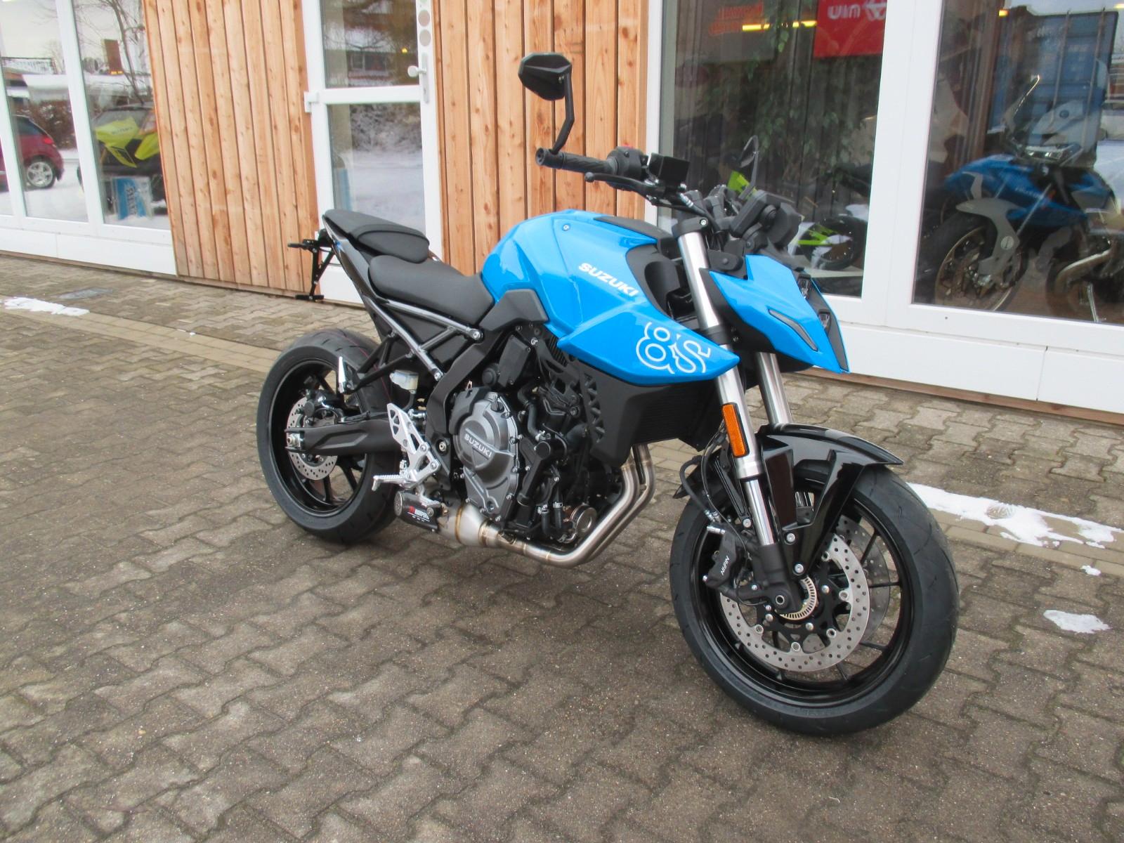 Suzuki GSX-8S  Akrapovic