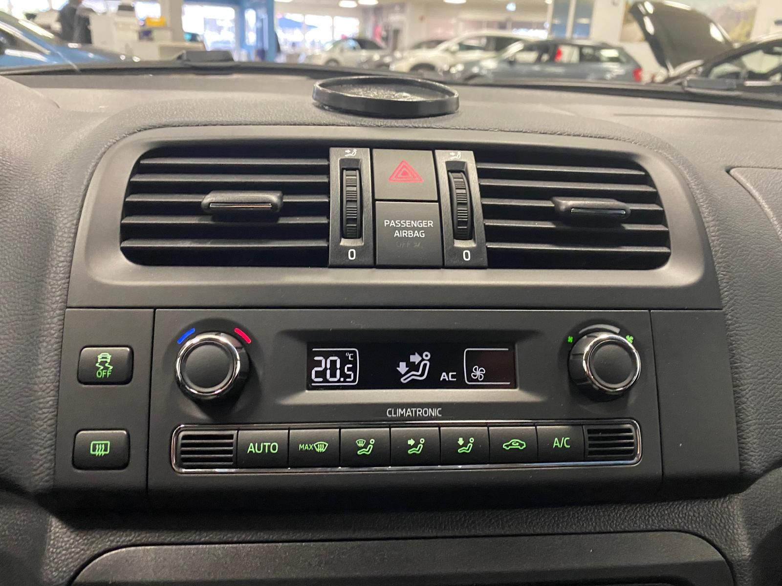 Fahrzeugabbildung SKODA Fabia 1.2 TSI Ambition KLIMA+PDC+SITZHEIZ+ALU+Me