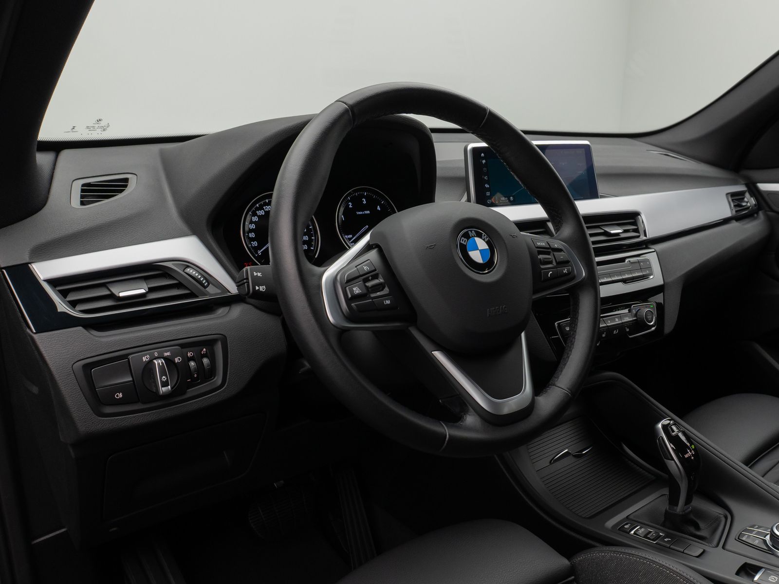 Fahrzeugabbildung BMW X1 sD18d Parkassist DAB Navi DrivAssis PDC Sport