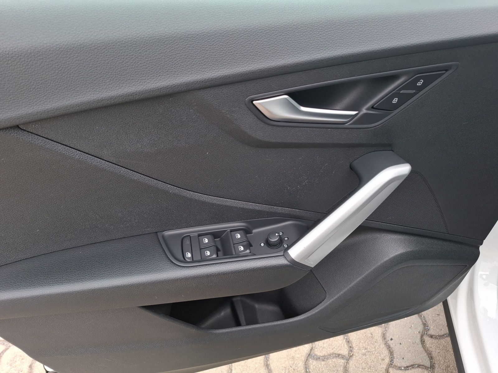 Fahrzeugabbildung Audi Q2 35 TFSI S-tronic LED Navi PDC SH