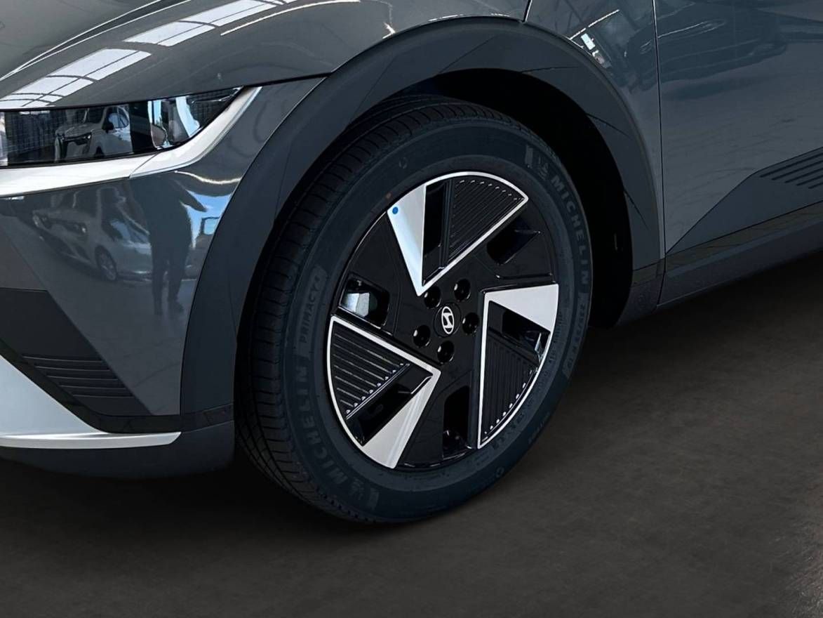 Fahrzeugabbildung Hyundai IONIQ 5  84 kWh(325 PS) UNIQ Panorama-Glasdach,