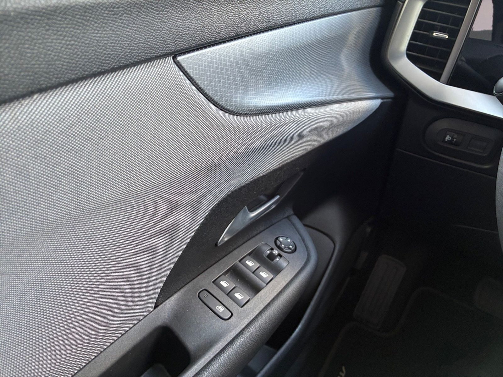 Fahrzeugabbildung Opel Mokka 1.2 Turbo Edition Kamera,LED,Navi,SHZ,PDC