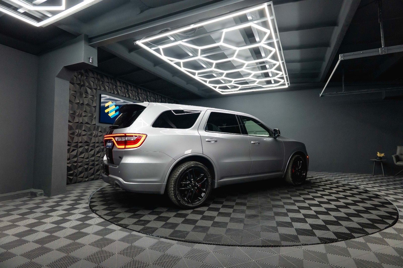 Fahrzeugabbildung Dodge Durango 5.7 V8 R/T SRT 4x4 Night-Paket Modell 22