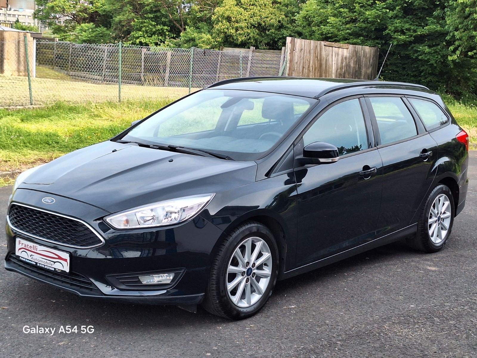 Ford Focus 2015 — rear view