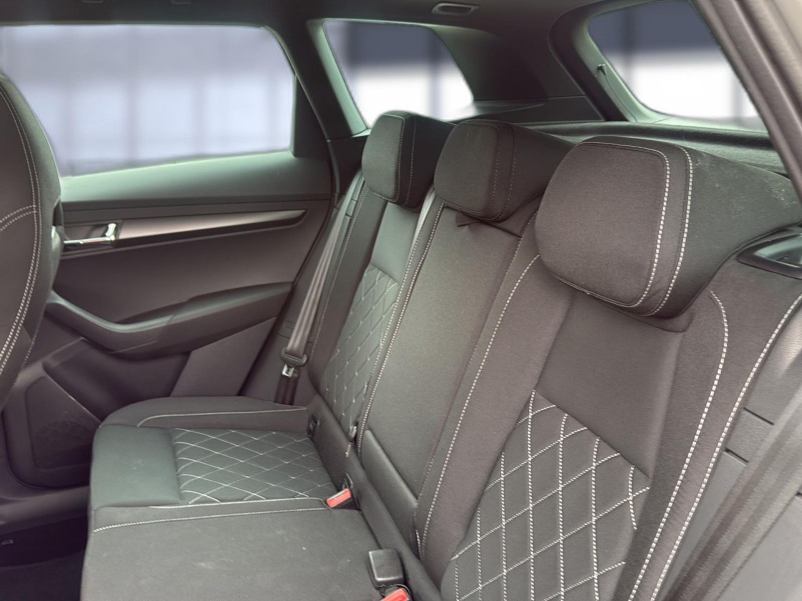 Fahrzeugabbildung SKODA Karoq Sportline 4x4/ unfallfrei