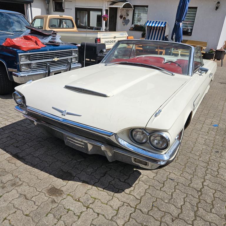 Ford Thunderbird