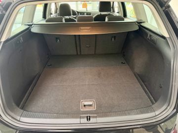 Volkswagen Golf - 11