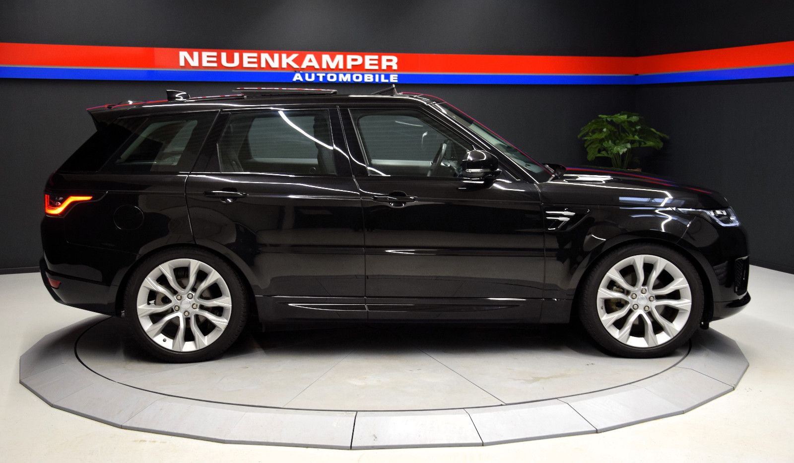 Fahrzeugabbildung Land Rover Range Rover Sport HSE Hybrid Pano HuD Ambi Merid