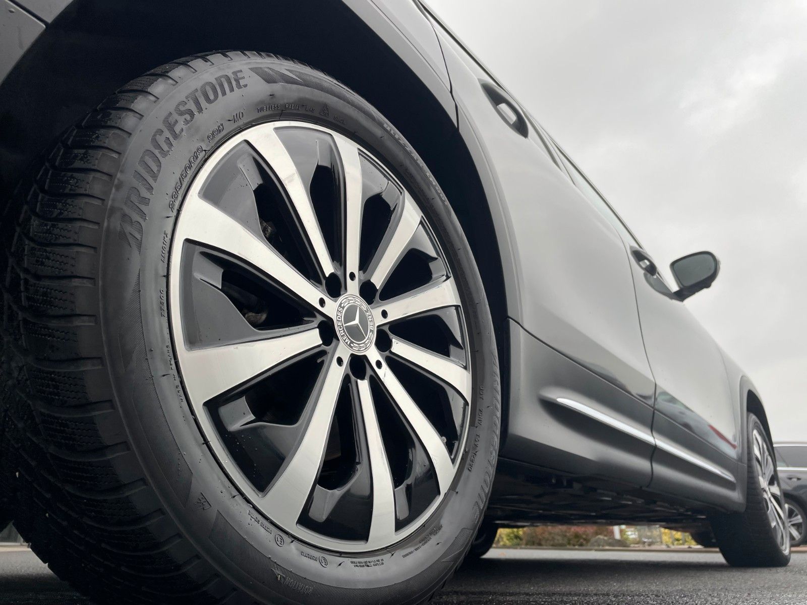 Fahrzeugabbildung Mercedes-Benz GLB 220 d 4MATIC Progressive AHK+Memory+Pano+360