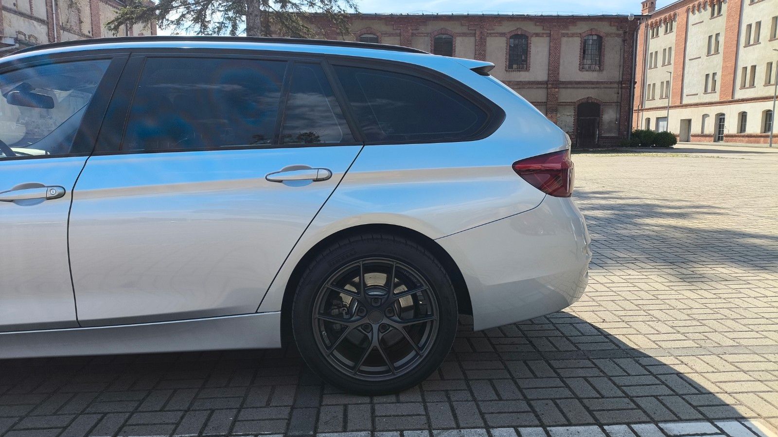 BMW 340i Touring RWD / LSD M Performance 414km/602nm