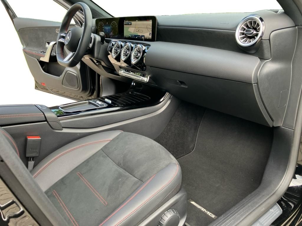 Fahrzeugabbildung Mercedes-Benz A 200 AMG Line AMG*LED*SpurH*PDC*RFK*AHK