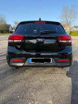 Kia Rio 1.4 Dream-Team Edition Dream-Team Edition - Kia Rio mit Benzin-Antrieb: Kleinwagen, 1.4