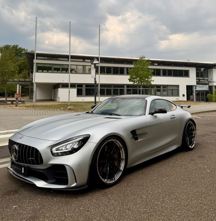 Mercedes-Benz AMG GT R