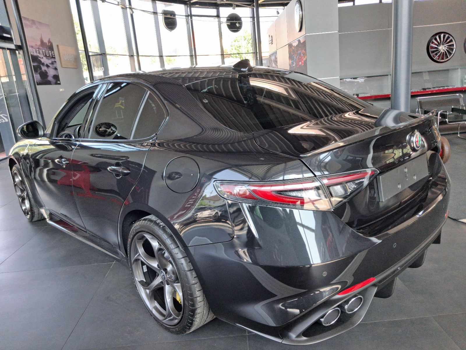 Fahrzeugabbildung Alfa Romeo Giulia Quadrifoglio Oro