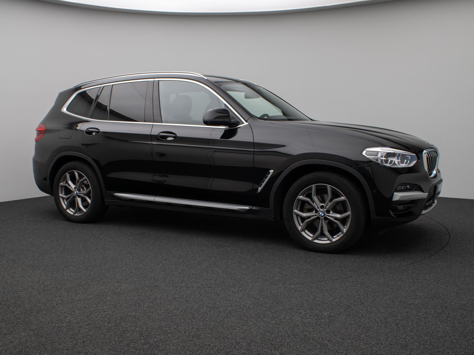 Fahrzeugabbildung BMW X3 xD20d xLine Panorama 360°DAB HiFi AHK Komfort