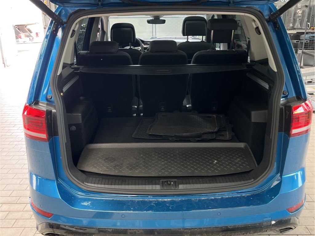 Touran 2.0TDI DSG R-Line Kamera/AHK/Pano/Standhz