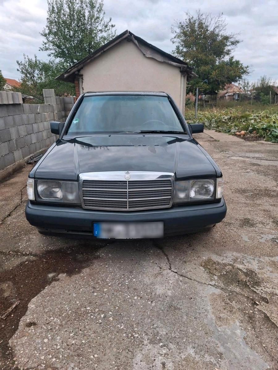 Mercedes-Benz 190