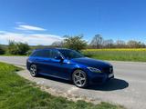 Mercedes-Benz 220 4Matic 9G AMG Line  - blaue Mercedes-Benz 220