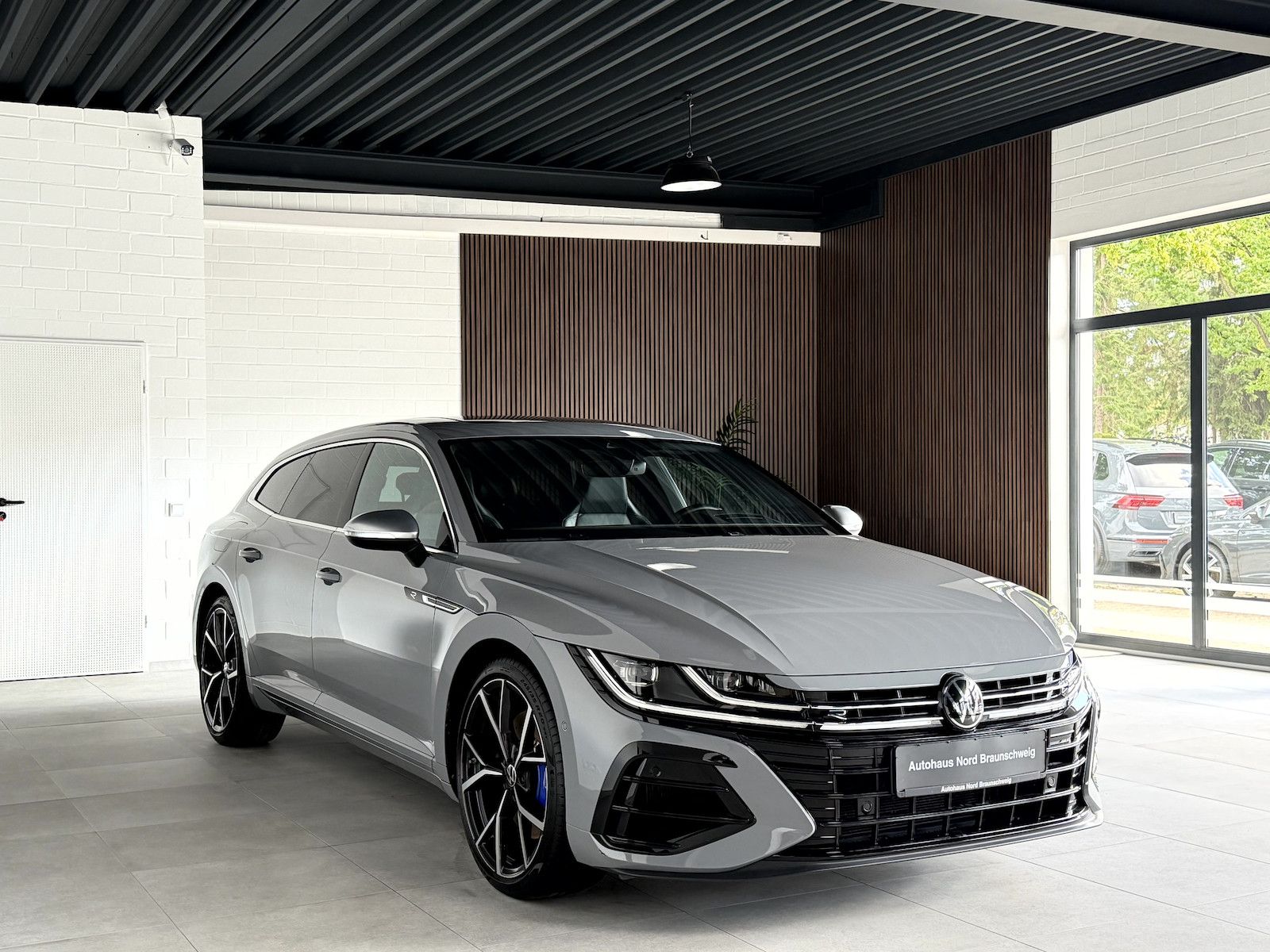 Volkswagen Arteon Shooting Brake R 2.0 TSI IQ Pano HUD AHK foto 4