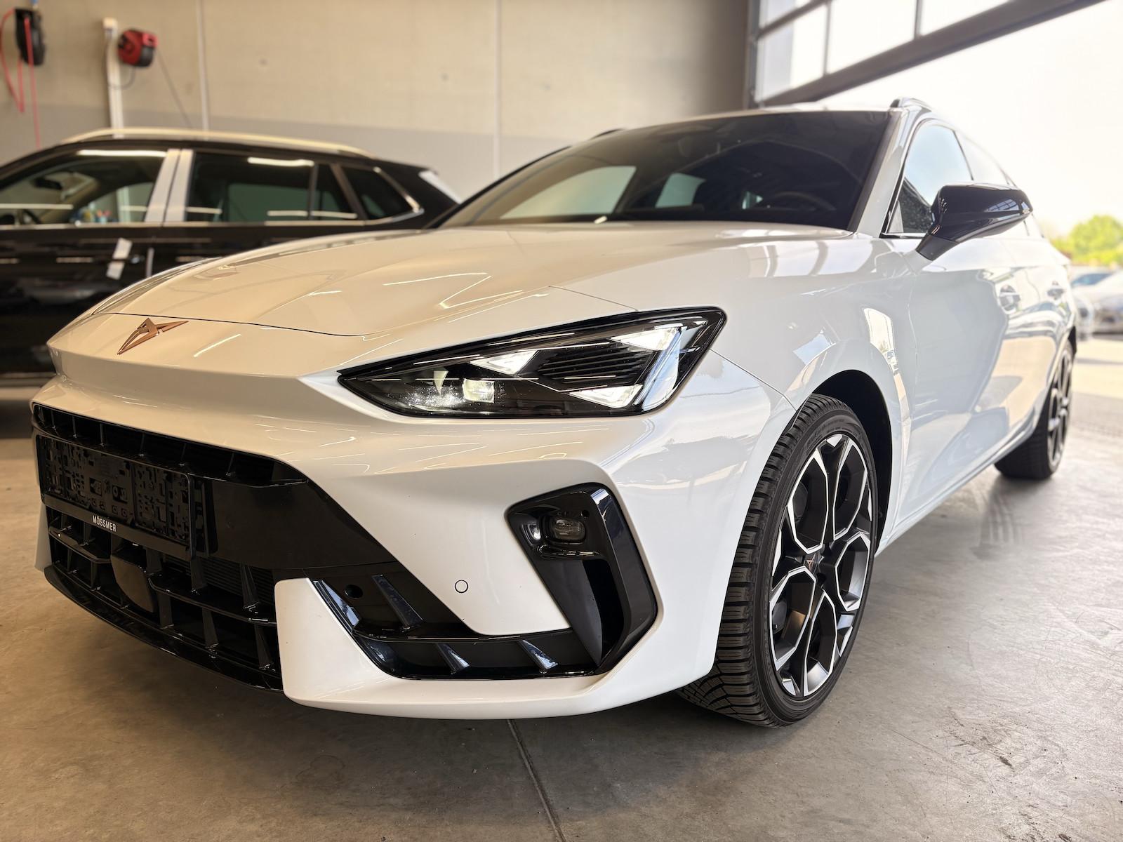 Cupra Leon ST 2.0TSI DSG 4Drive AHK Pano Dyn.Design