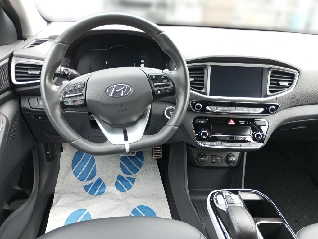 Fahrzeugabbildung Hyundai IONIQ EV 28 kWh Premium Sitzpaket