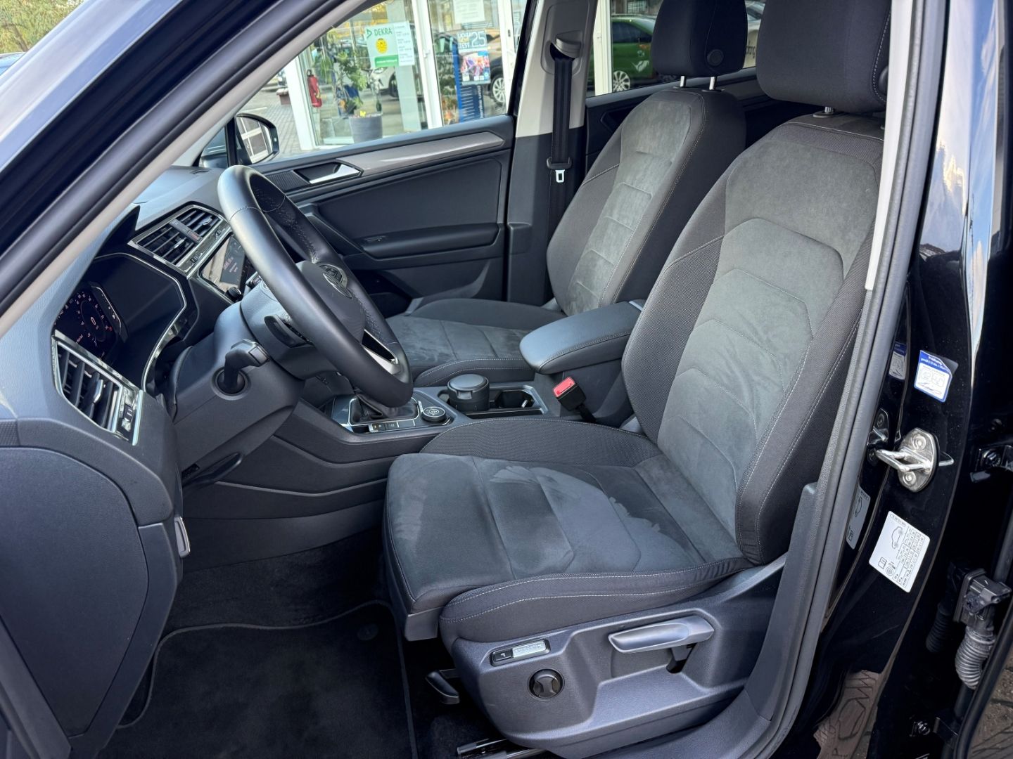 VW Tiguan Allspace 4Motion 2.0 TDI AHK-klappbar Nav - Image 12